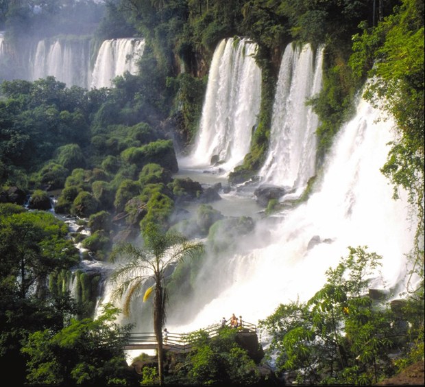 Iguaz falls